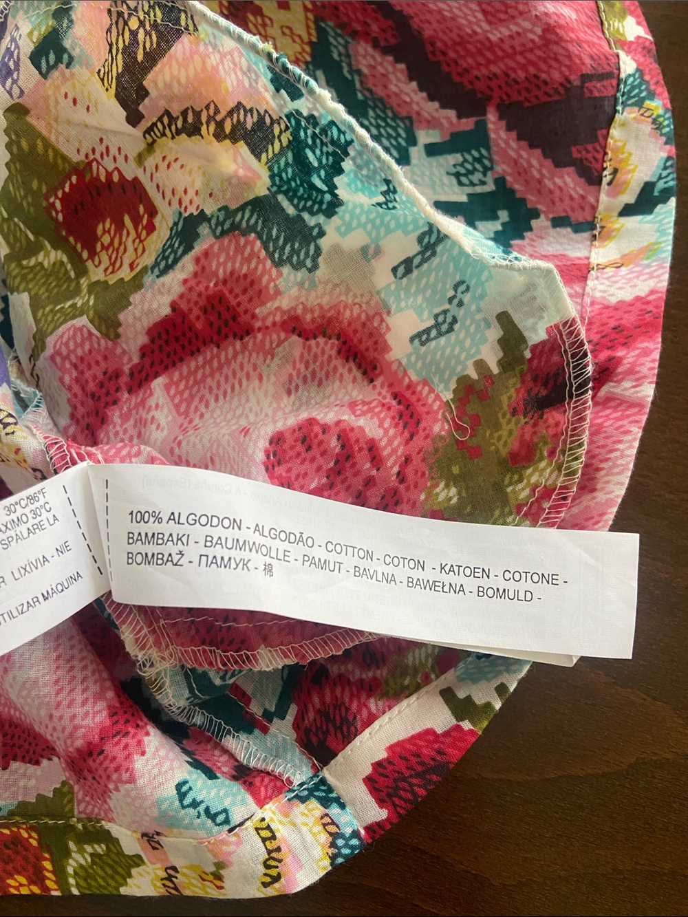 2/$20* Bold Rose Print Blouse, Removable straps, pearl snaps on front. Sz L - Picture 9 of 11